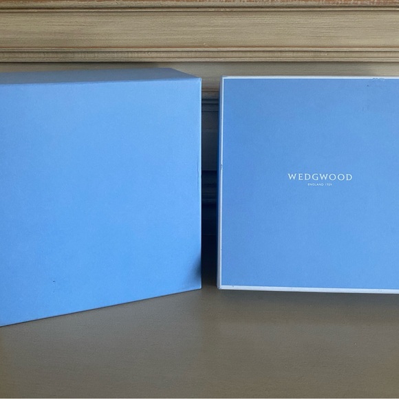 Wedgwood Wild Strawberry Tea for One NEW in Box - Picture 5 of 11